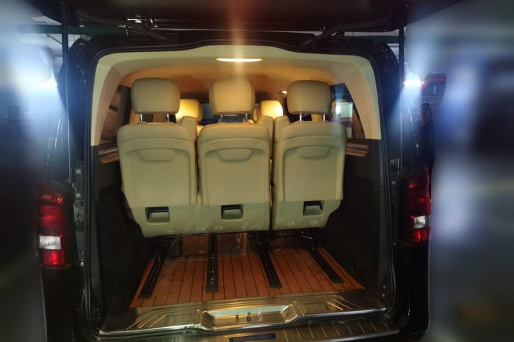 Used Mercedes-Benz Vito 2021 2.0T Elite Version 7 Seats Trunk