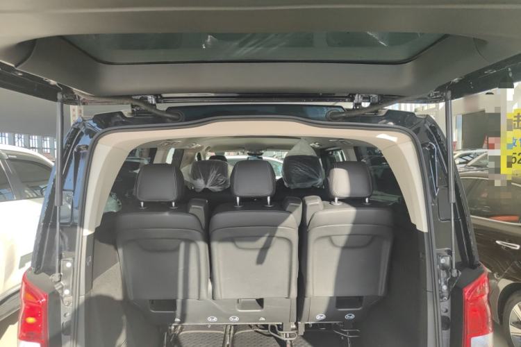 Used Mercedes-Benz Vito 2021 2.0T Elite Version 7 Seats Trunk