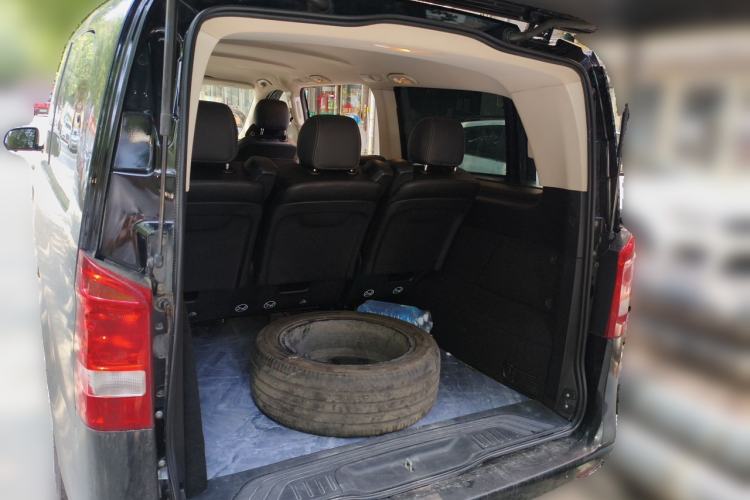 Used Mercedes-Benz Vito 2021 2.0T Elite Version 7 Seats Trunk