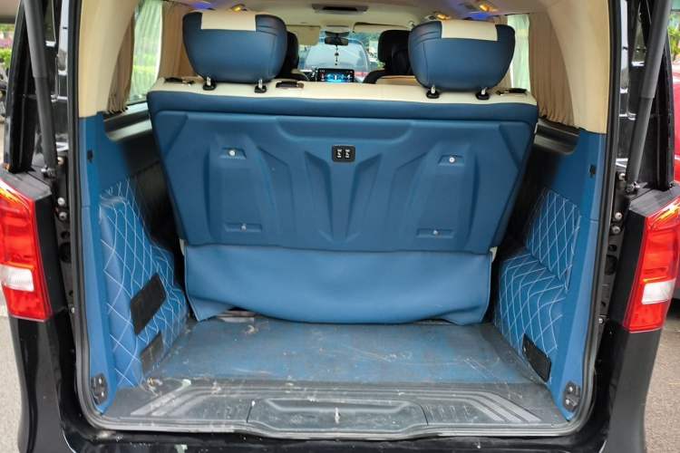 Used Mercedes-Benz Vito 2021 2.0T Business Version 7 Seats Trunk