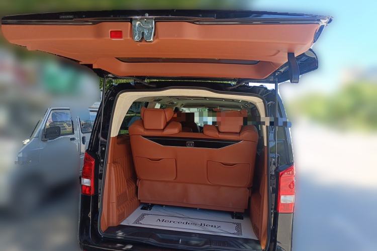 Used Mercedes-Benz Vito 2021 2.0T Elite Version 7 Seats Trunk