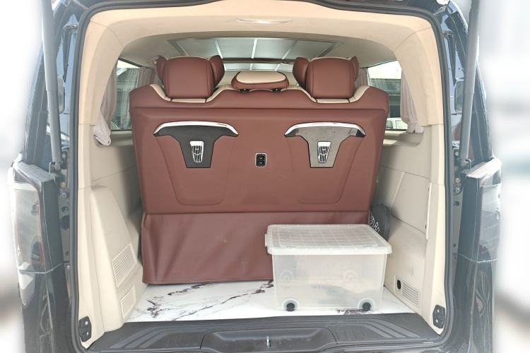 Used Mercedes-Benz Vito 2021 2.0T Elite Version 7 Seats Trunk