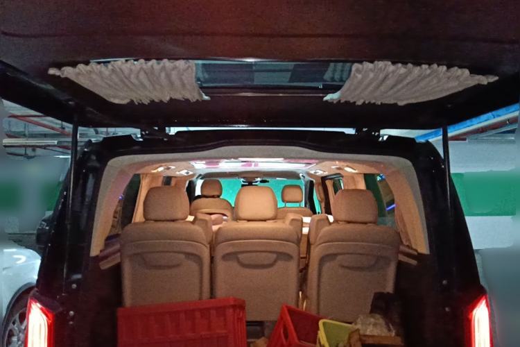Used Mercedes-Benz Vito 2021 2.0T Elite Version 7 Seats Trunk