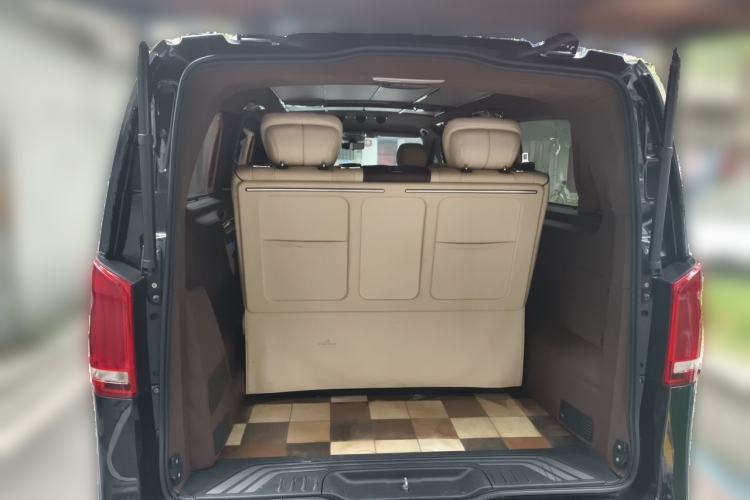 Used Mercedes-Benz Vito 2021 2.0T Elite Version 7 Seats Trunk