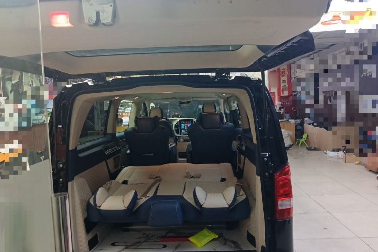 Used Mercedes-Benz Vito 2021 2.0T Elite Version 7 Seats Trunk