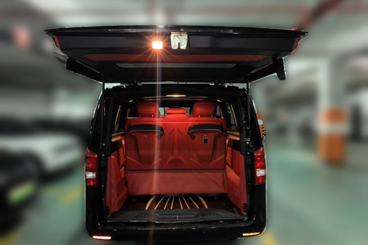 Used Mercedes-Benz Vito 2021 2.0T Elite Version 7 Seats Trunk