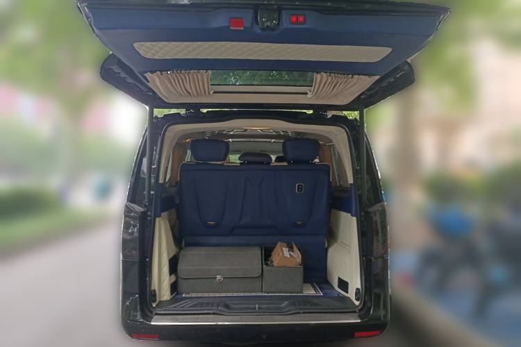 Used Mercedes-Benz Vito 2021 2.0T Elite Version 7 Seats Trunk
