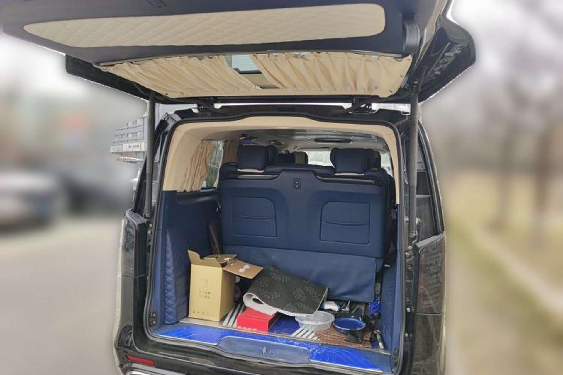 Used Mercedes-Benz Vito 2021 2.0T Elite Version 7 Seats Trunk
