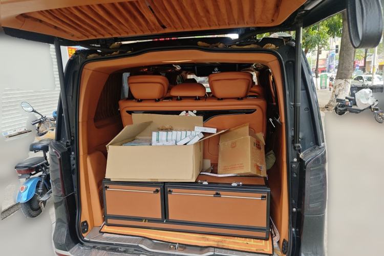 Used Mercedes-Benz Vito 2021 2.0T Elite Version 7 Seats Trunk