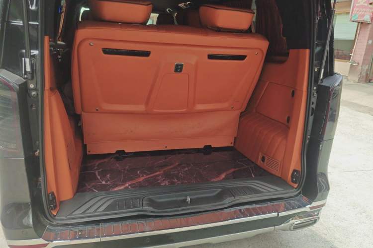 Used Mercedes-Benz Vito 2021 2.0T Elite Version 7 Seats Trunk