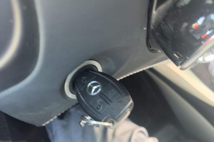 Used Mercedes-Benz Vito 2021 2.0T Business Version 7 Seats Vehicle Key