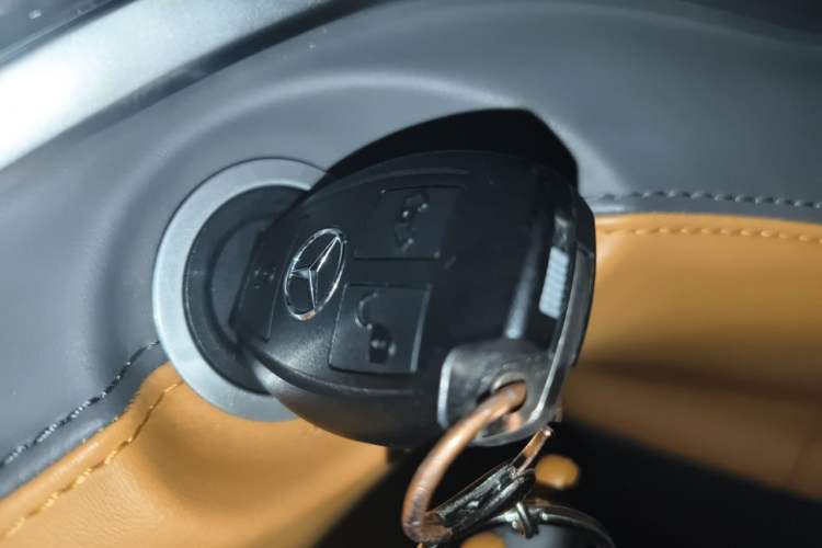 Used Mercedes-Benz Vito 2021 2.0T Business Version 7 Seats Vehicle Key