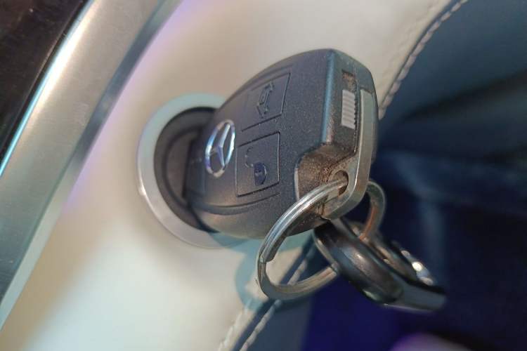 Used Mercedes-Benz Vito 2021 2.0T Business Version 7 Seats Vehicle Key