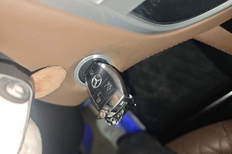 Used Mercedes-Benz Vito 2021 2.0T Business Version 7 Seats Vehicle Key