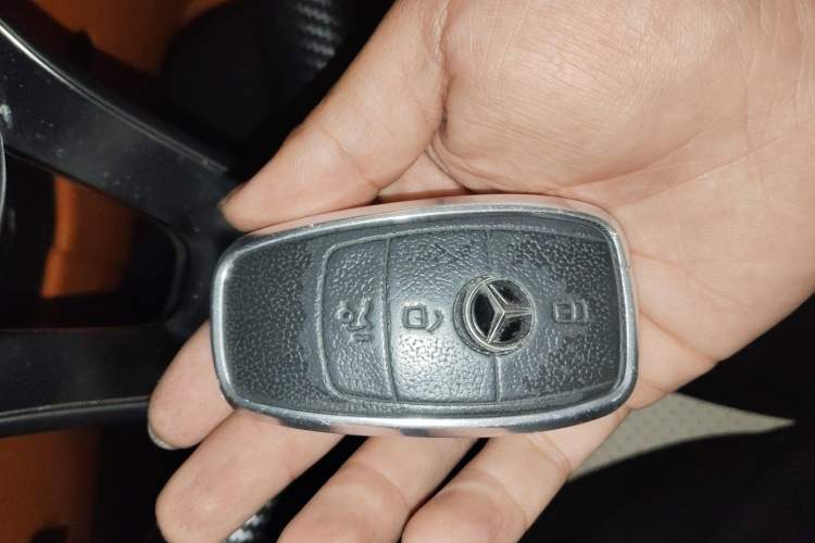Used Mercedes-Benz Vito 2021 2.0T Business Version 7 Seats Vehicle Key