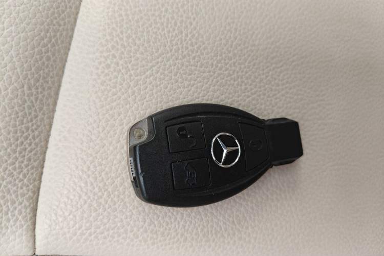 Used Mercedes-Benz Vito 2021 2.0T Business Version 7 Seats Vehicle Key
