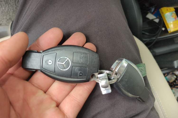 Used Mercedes-Benz Vito 2021 2.0T Business Version 7 Seats Vehicle Key