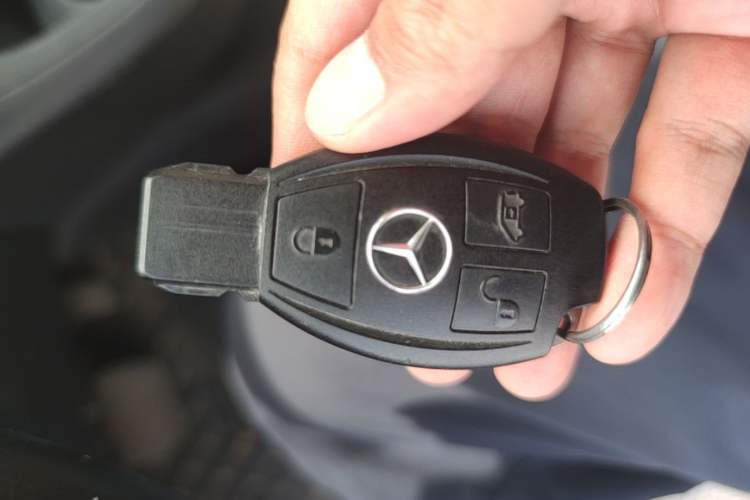 Used Mercedes-Benz Vito 2021 2.0T Business Version 7 Seats Vehicle Key