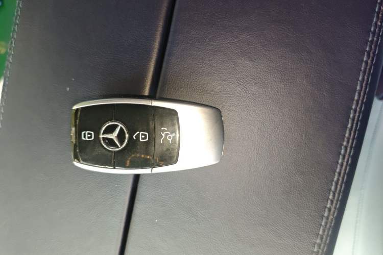 Used Mercedes-Benz Vito 2021 2.0T Business Version 7 Seats Vehicle Key