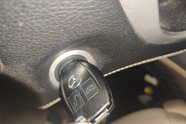 Used Mercedes-Benz Vito 2021 2.0T Business Version 7 Seats Vehicle Key