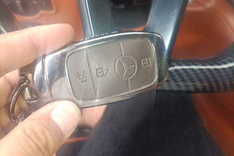 Used Mercedes-Benz Vito 2021 2.0T Business Version 7 Seats Vehicle Key