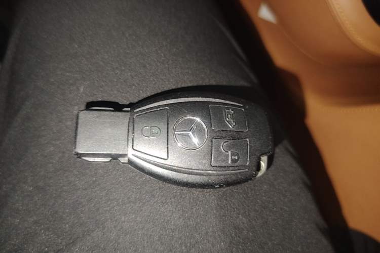 Used Mercedes-Benz Vito 2021 2.0T Business Version 7 Seats Vehicle Key