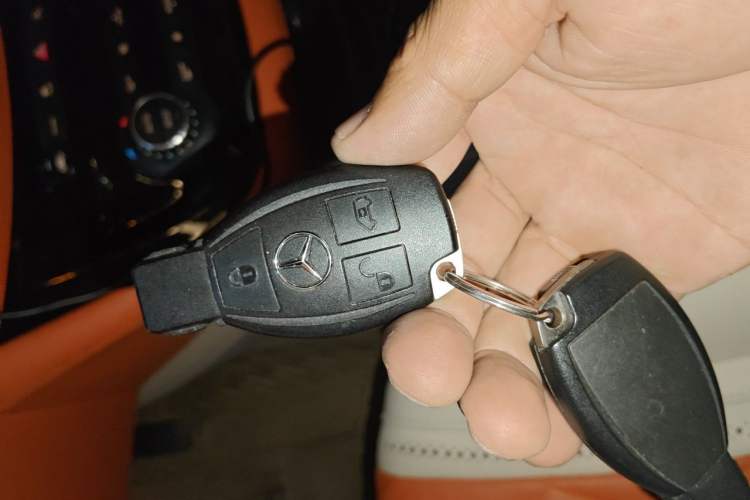 Used Mercedes-Benz Vito 2021 2.0T Business Version 7 Seats Vehicle Key