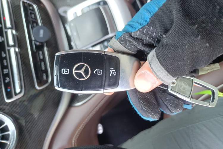 Used Mercedes-Benz Vito 2021 2.0T Business Version 7 Seats Vehicle Key