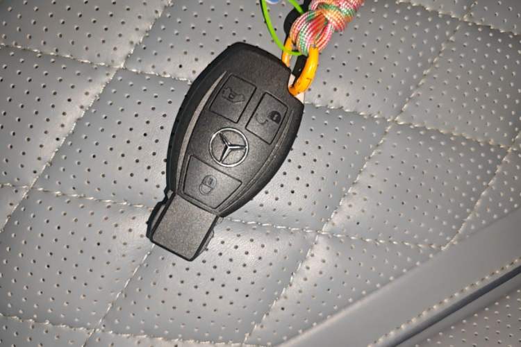 Used Mercedes-Benz Vito 2021 2.0T Business Version 7 Seats Vehicle Key