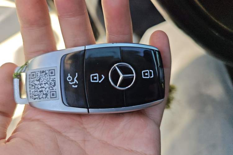 Used Mercedes-Benz Vito 2021 2.0T Business Version 7 Seats Vehicle Key