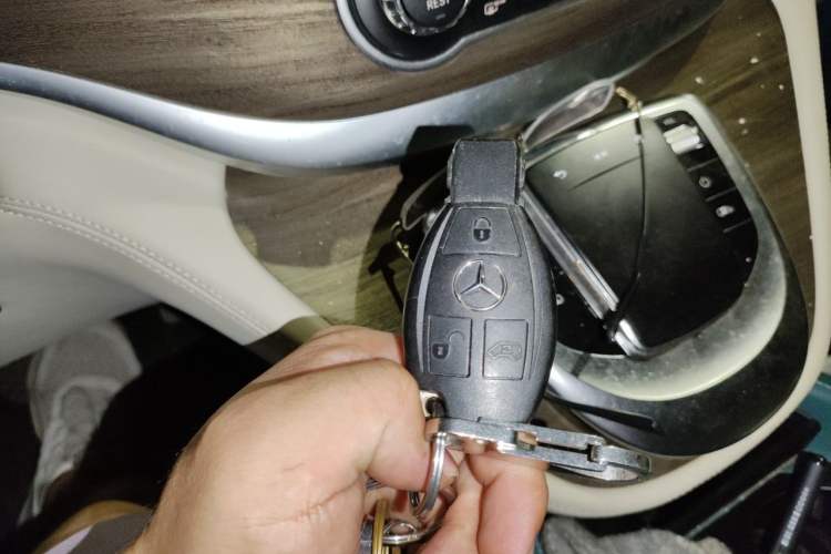 Used Mercedes-Benz Vito 2021 2.0T Business Version 7 Seats Vehicle Key