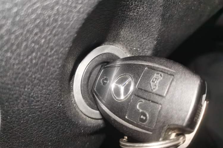 Used Mercedes-Benz Vito 2021 2.0T Business Version 7 Seats Vehicle Key