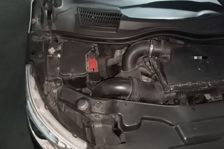Used Mercedes-Benz Vito 2021 2.0T Business Version 7 Seats Engine Bay Right