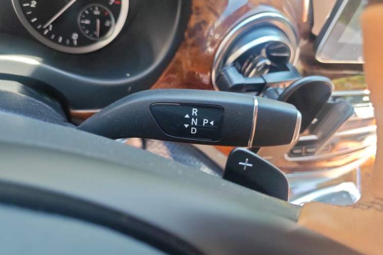 Used Mercedes-Benz Vito  Gear Lever