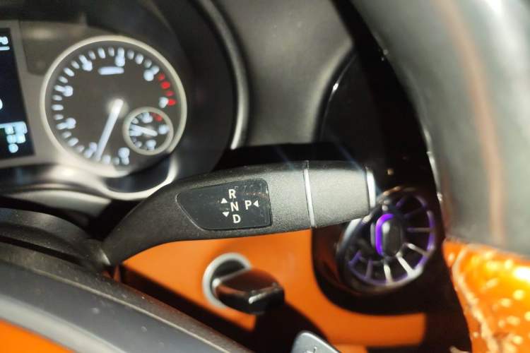 Used Mercedes-Benz Vito 2021 2.0T Business Version 7 Seats Gear Lever