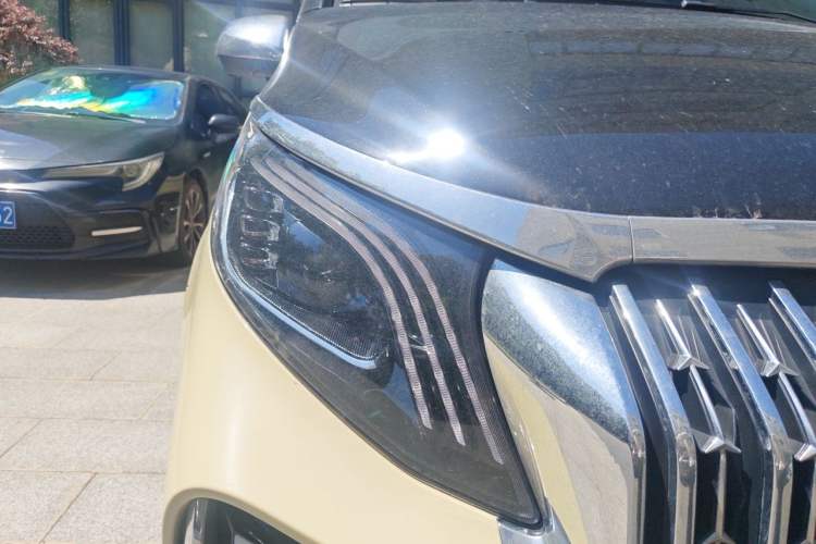 Used Mercedes-Benz Vito  Right Front Headlight