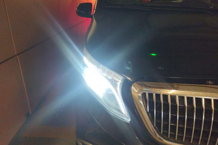 Used Mercedes-Benz Vito 2021 2.0T Business Version 7 Seats Right Front Headlight