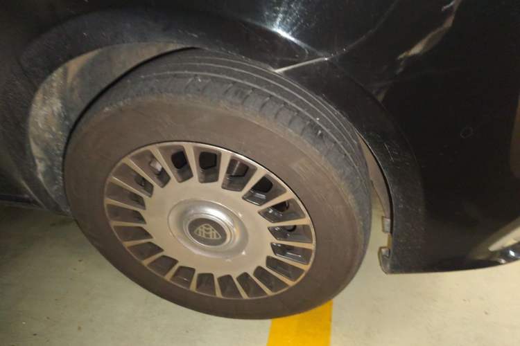 Used Mercedes-Benz Vito 2021 2.0T Business Version 7 Seats Right Front Wheel Hub