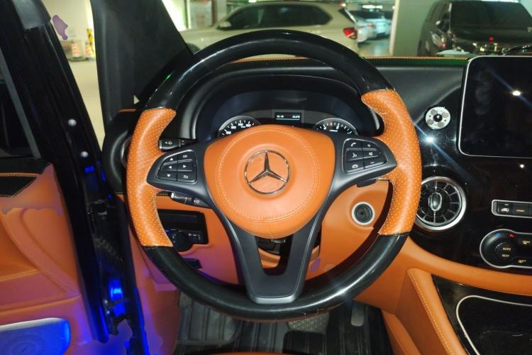 Used Mercedes-Benz Vito 2021 2.0T Business Version 7 Seats Steering Wheel