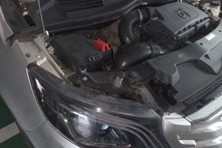 Used Mercedes-Benz Vito 2021 2.0T Elite Version 7 Seats Engine Bay Right