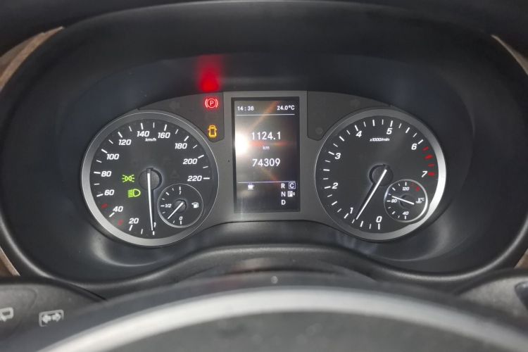 Used Mercedes-Benz Vito 2021 2.0T Elite Version 7 Seats Instrument Cluster