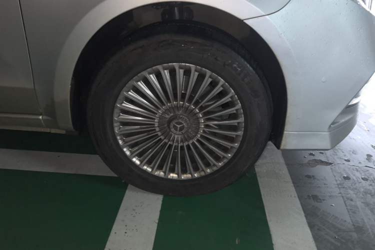 Used Mercedes-Benz Vito 2021 2.0T Elite Version 7 Seats Right Front Wheel Hub
