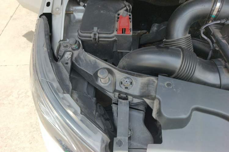 Used Mercedes-Benz Vito 2021 2.0T Business Version 7 Seats Engine Bay Right