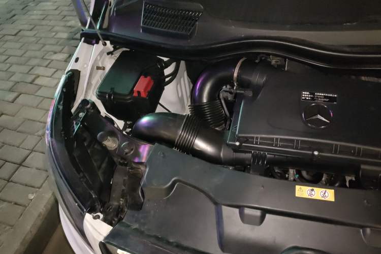 Used Mercedes-Benz Vito 2021 2.0T Elite Version 7 Seats Engine Bay Right