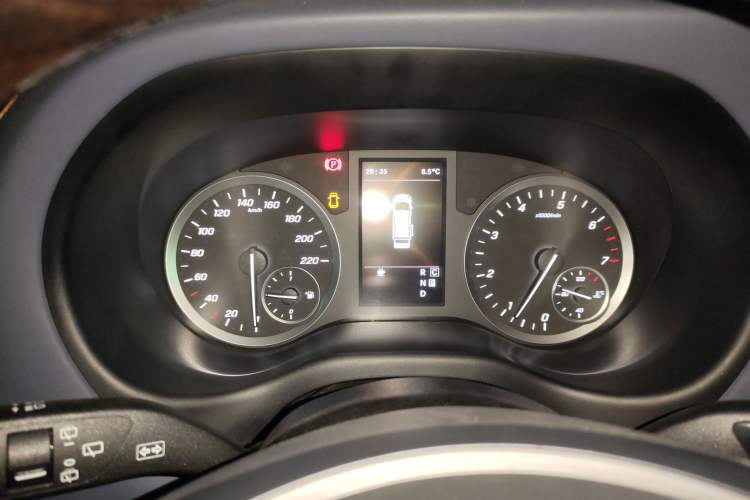 Used Mercedes-Benz Vito 2021 2.0T Elite Version 7 Seats Instrument Cluster