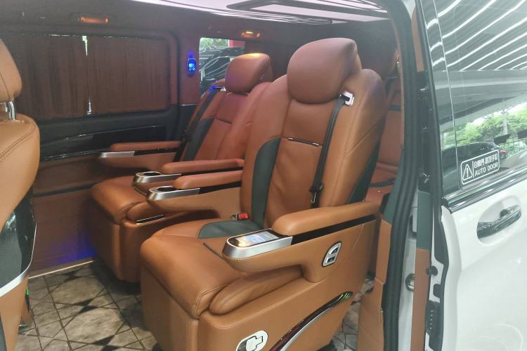 Used Mercedes-Benz Vito 2021 2.0T Business Version 7 Seats Interior 1