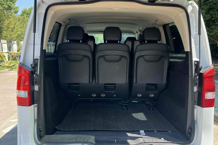 Used Mercedes-Benz Vito 2021 2.0T Elite Version 7 Seats Interior 8