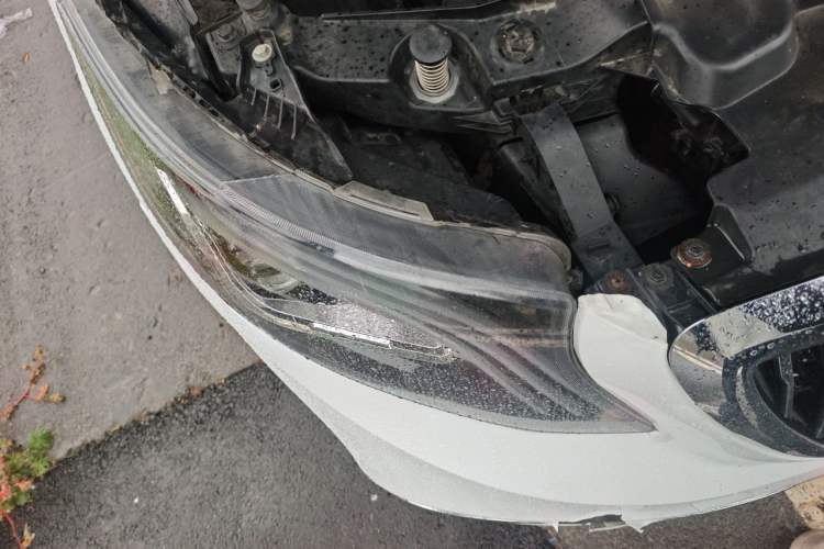 Used Mercedes-Benz Vito 2021 2.0T Elite Version 7 Seats Right Front Headlight