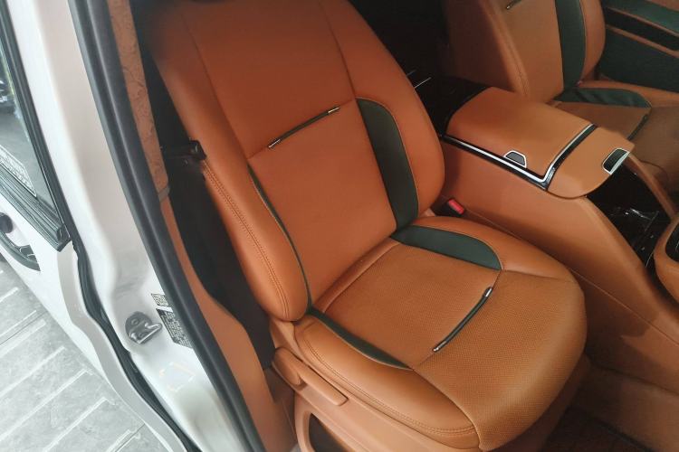 Used Mercedes-Benz Vito 2021 2.0T Business Version 7 Seats Right Front Seat