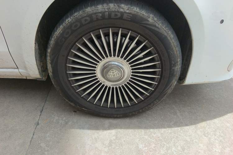 Used Mercedes-Benz Vito 2021 2.0T Business Version 7 Seats Right Front Wheel Hub